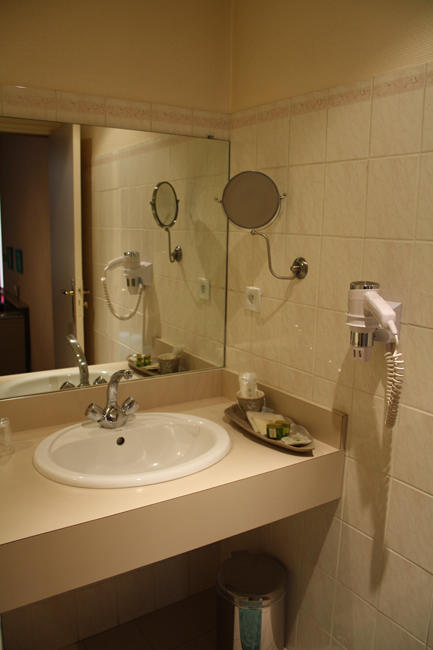 O Prestige Hotel Bauge-en-Anjou Room photo