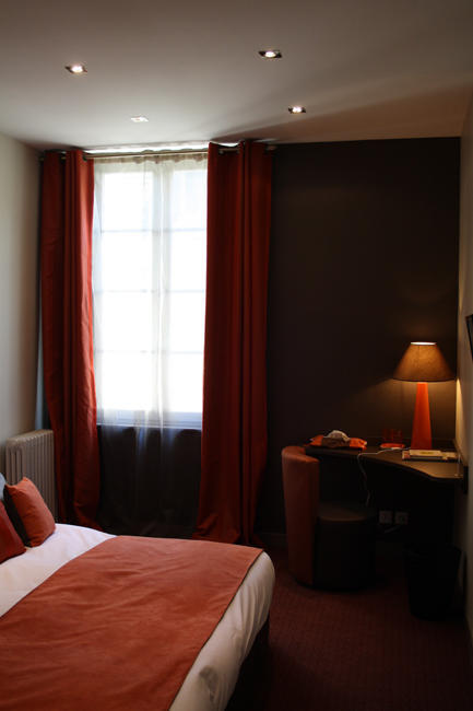 O Prestige Hotel Bauge-en-Anjou Exterior photo