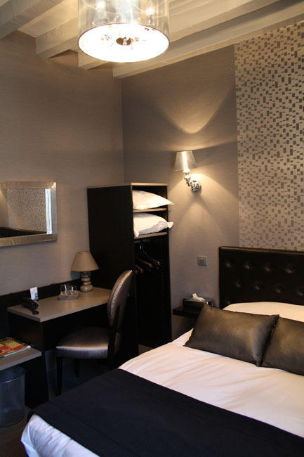 O Prestige Hotel Bauge-en-Anjou Exterior photo